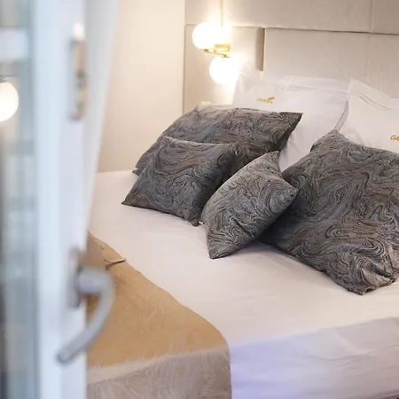 Garden Luxury Konukevi 4*