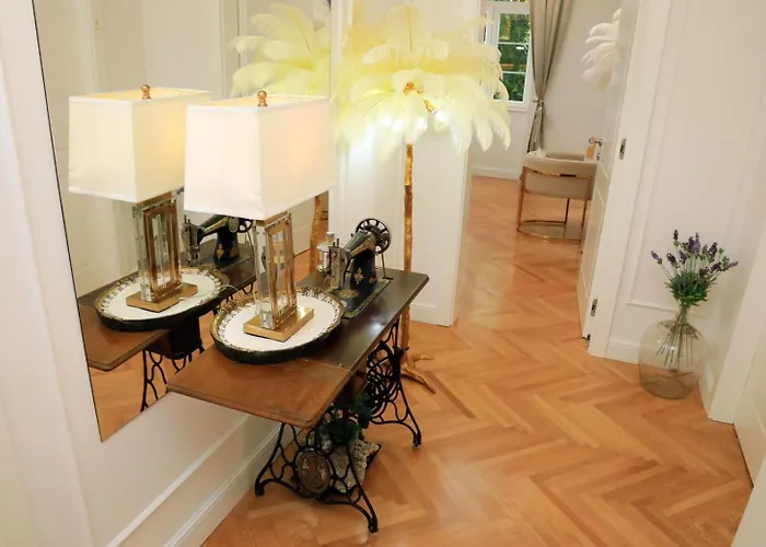 بيت ضيافة Garden Luxury 4*