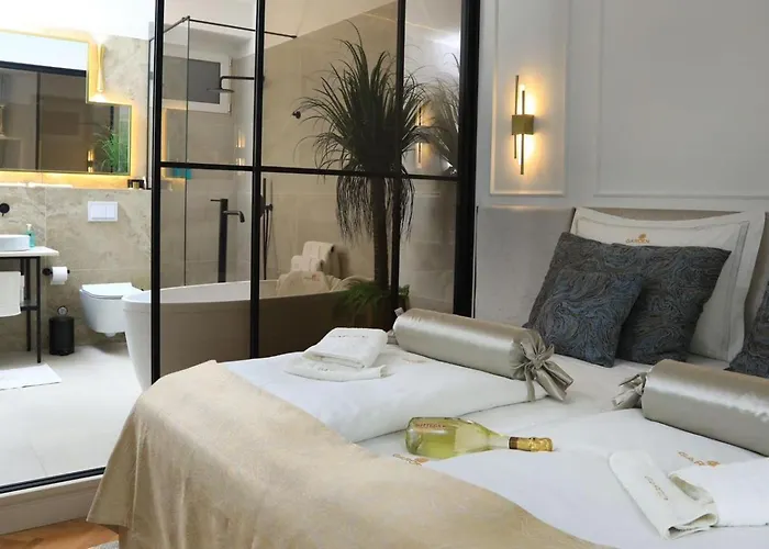 Garden Luxury بيت ضيافة سبليت
