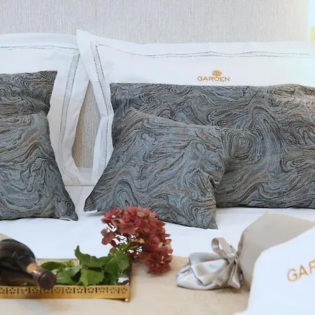 بيت ضيافة Garden Luxury