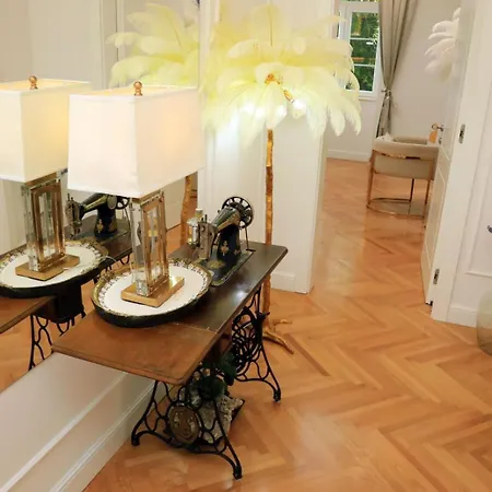 بيت ضيافة Garden Luxury 4*