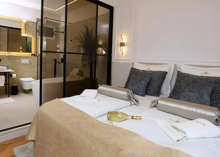 Garden Luxury 게스트하우스 4*