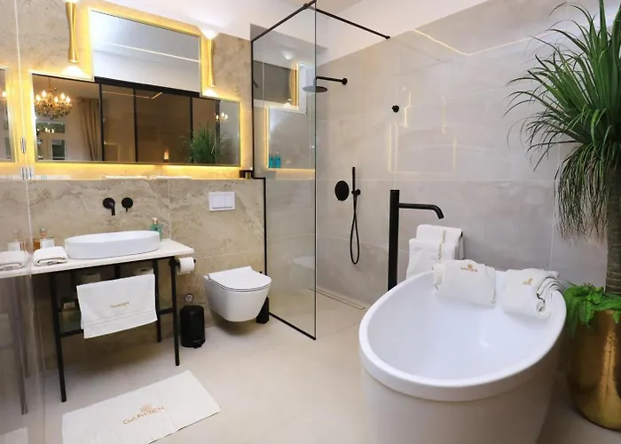 게스트하우스 Garden Luxury 4*